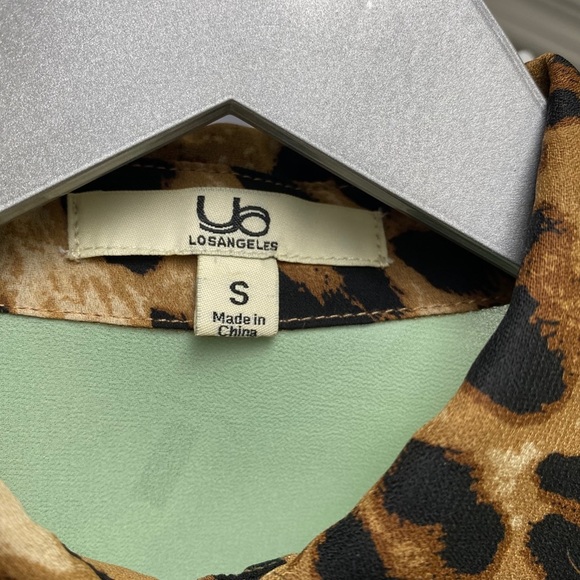 Silk Blend Leopard trim Top Size S 🔥 - Picture 4 of 7